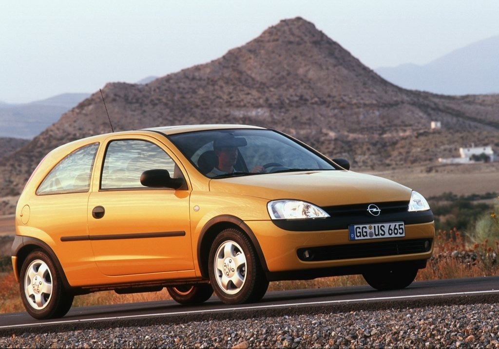 Как поменять аккумулятор на Opel Corsa C, 1.0 л. 